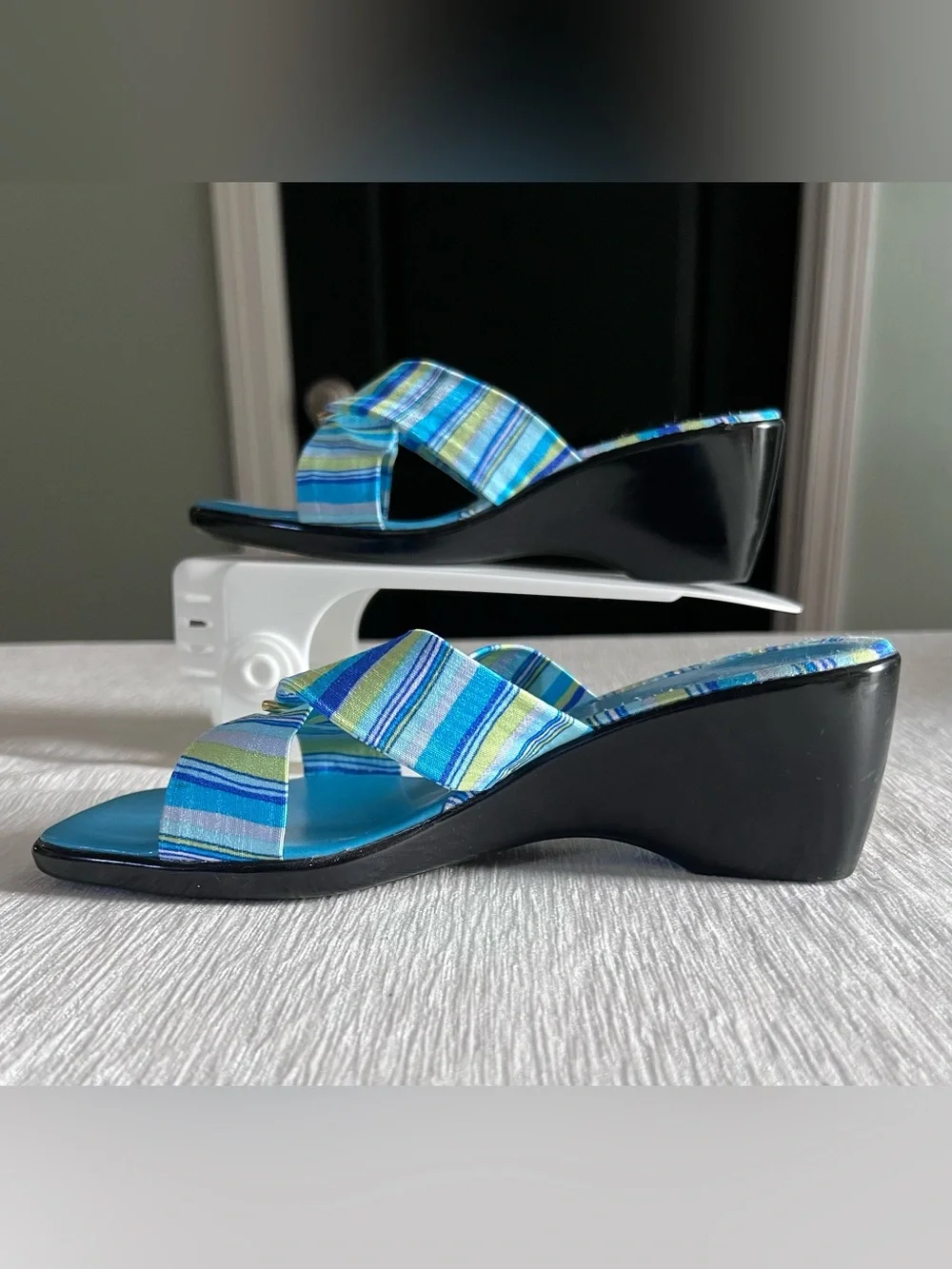 NWOT Italian Shoemakers Teal Striped Bow Wedges Size 7